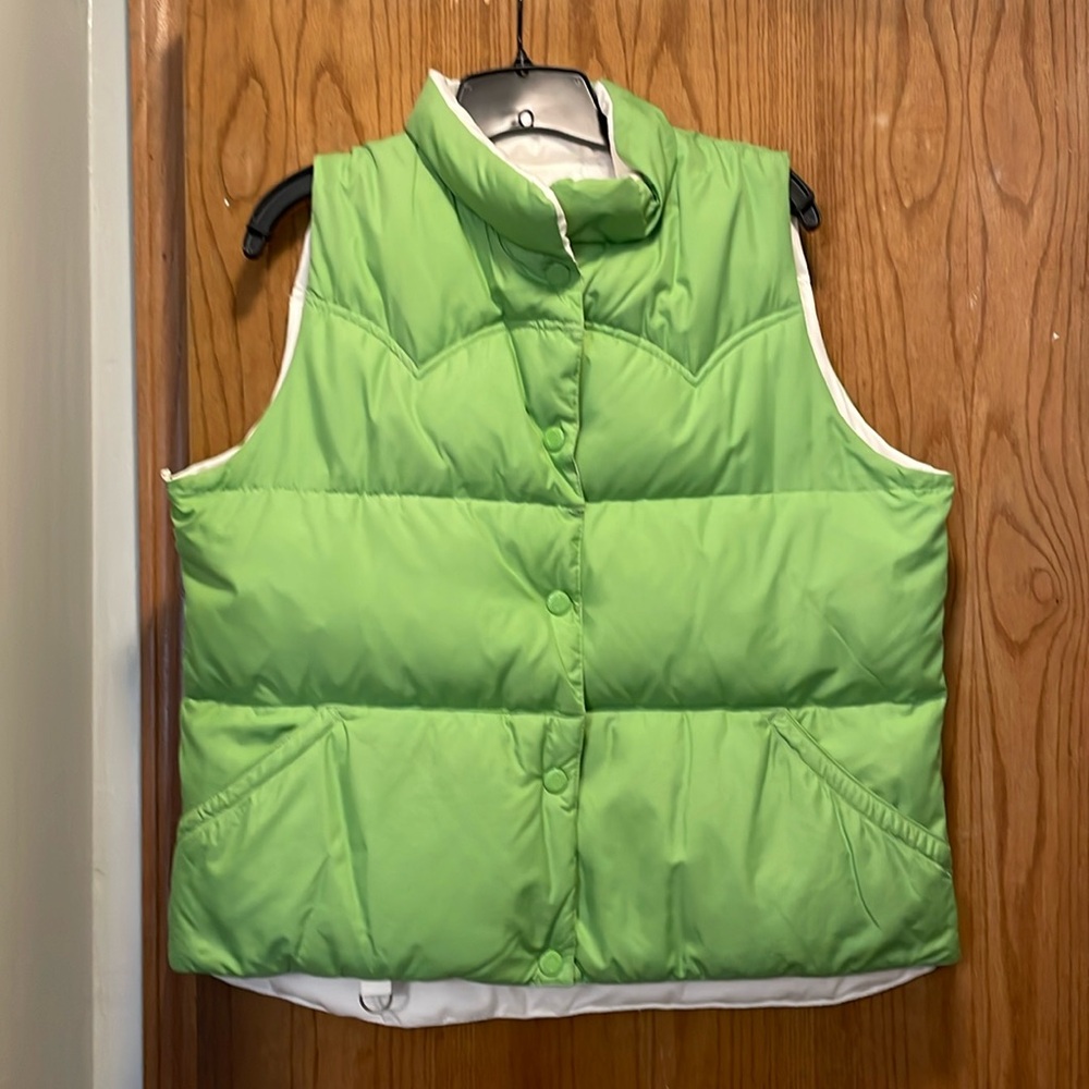 BRAND NEW women’s puffy vest
